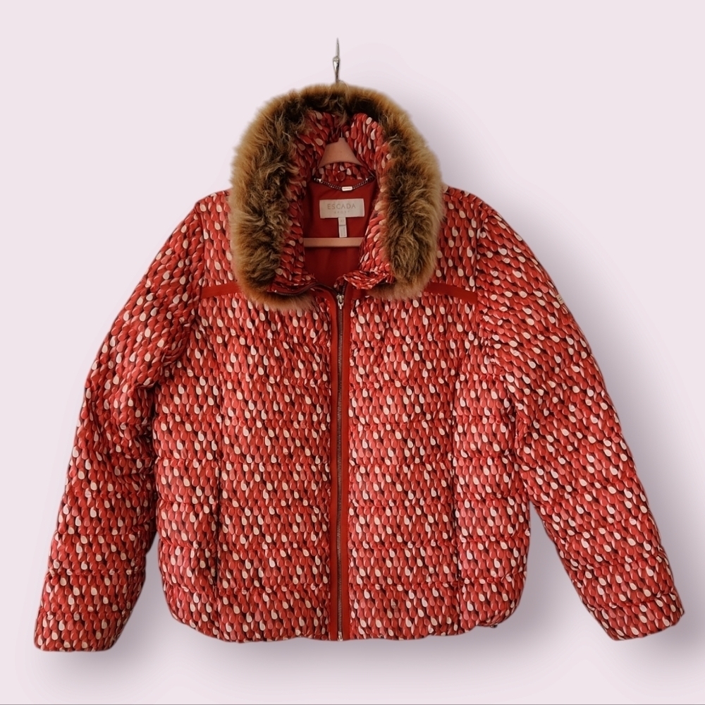 Rare ESCADA Puffer Down Filled Full Zip Jacket Lipstick Print‎ Fur Hood Size 42